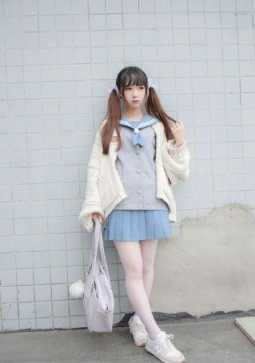 她来自胡自志明市