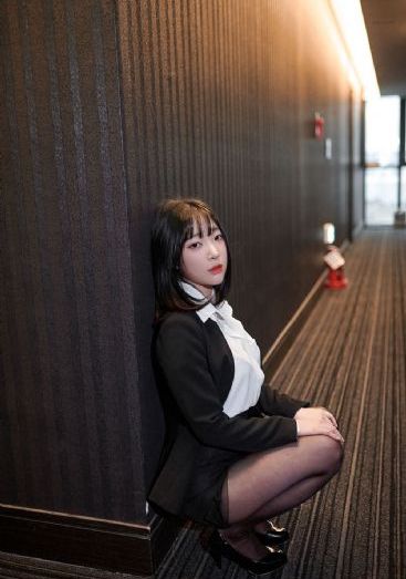 扒开美女狂揉下部