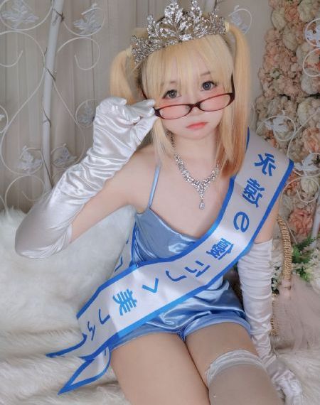 我爱喵星人鞠婧祎