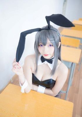 年轻的小婊